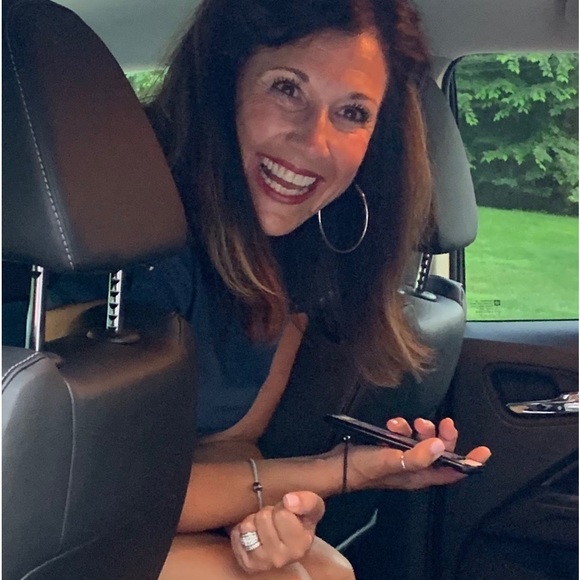 Meet your Posher, Amy - Picture 1 of 1